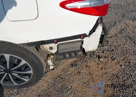 2015 Toyota Camry Hybrid Le z USA, uszkodzony, nr VIN 4T1BD1FK9FU167661